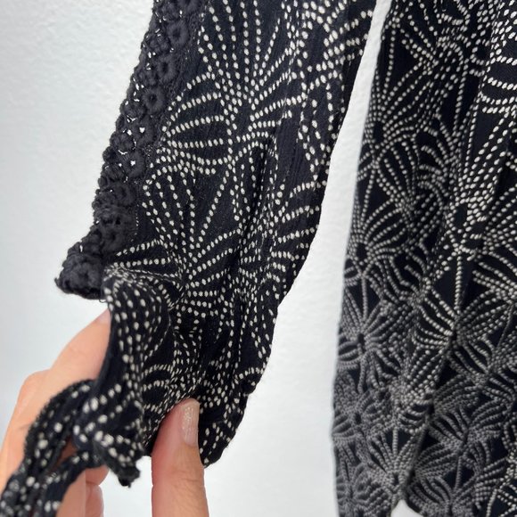 Roxy black cream patterened boho tunic 3/4 sleeve tiered blouse Size: S - Picture 4 of 9